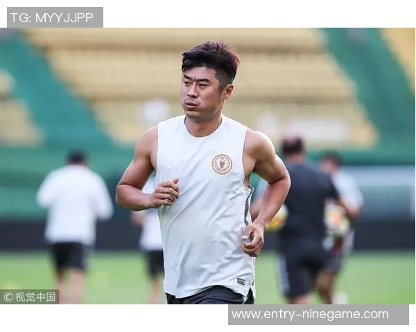 韩鹏:总结比赛经验提升中前场压迫是我们未来的目标 韩鹏:总结比赛经验提升中前场压迫是我们未来的目标