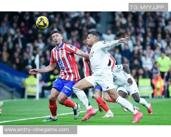 皇马训练照曝光姆巴佩卡雷拉斯与库尔图瓦齐聚备战新赛季